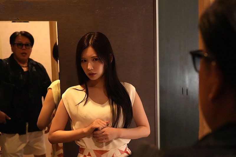 Phim  Sex Bí mật của tôi và nàng sếp nữ xinh đẹp với vẻ ngoài khó tính