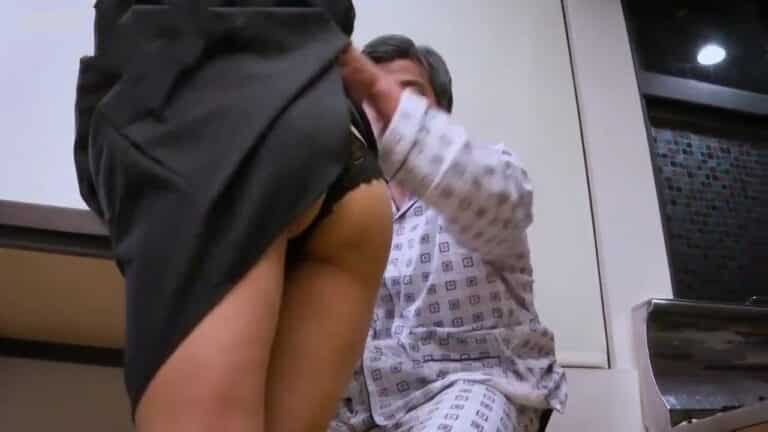 Phim  Sex Bố chồng hồi xuân loạn luân cùng con dâu dâm dục