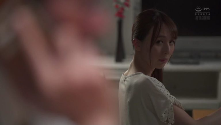 Phim  Sex Chồng thờ ơ, vợ địt cùng anh hàng xóm