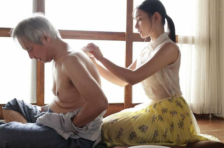 Phim  Sex Con dâu hiếu thảo “chăm sóc” bố chồng tận tình