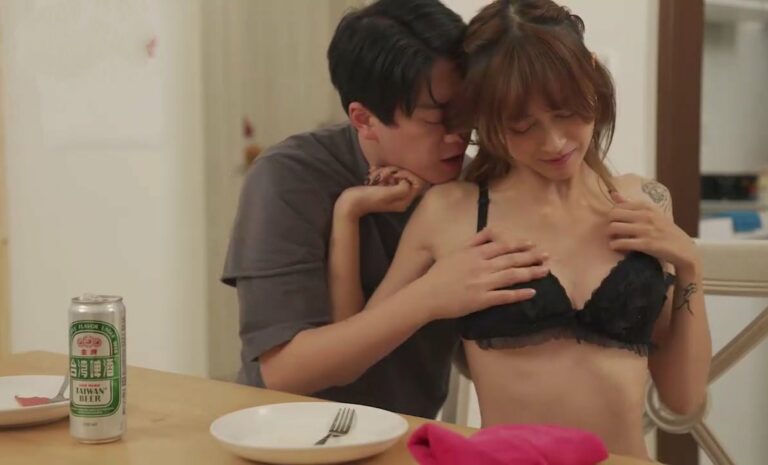Phim  Sex Con dâu loạn luân với bố chồng khi chồng không thỏa mãn