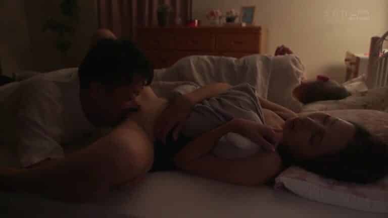 Phim  Sex Đứa con trai dâm dục loạn luân cùng mẹ kế khi bố ngủ say