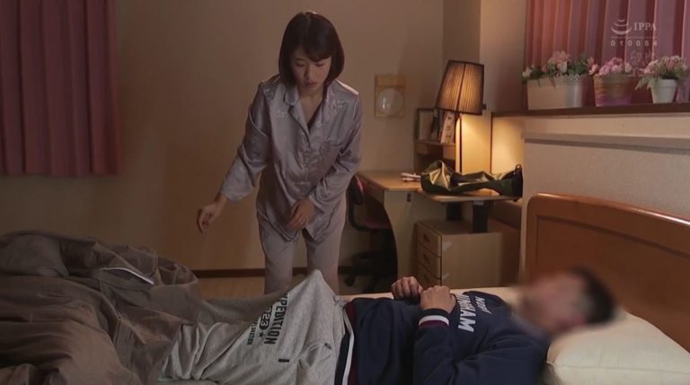 Phim  Sex Đứa con trai tinh nghịch và người mẹ dâm đãng