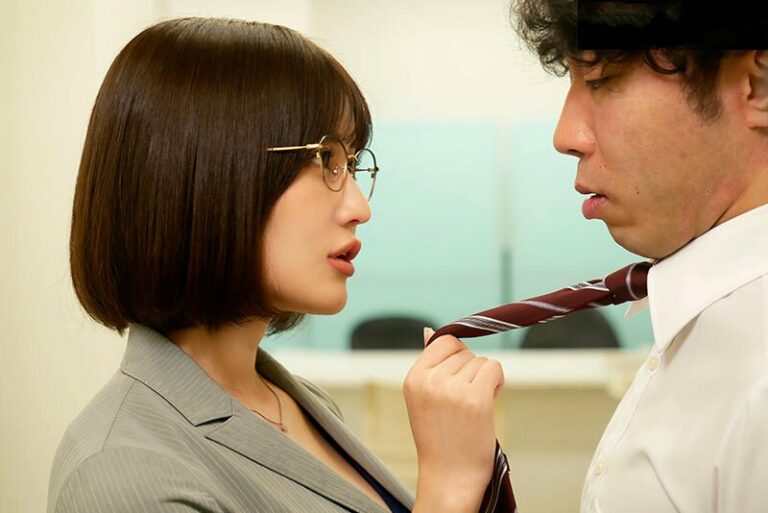Phim  Sex Em đồng nghiệp dâm đãng gạ tình cậu thanh niên may mắn