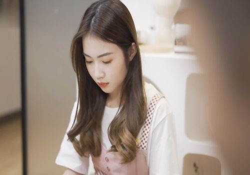 Phim  Sex Gã cha dượng lên kế hoạch hiếp dâm con gái xinh đẹp